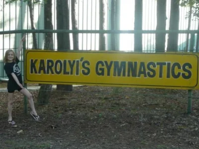 Caitlyn Karolyi sign.webp
