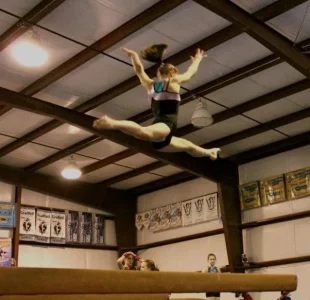 hailey split jump.webp