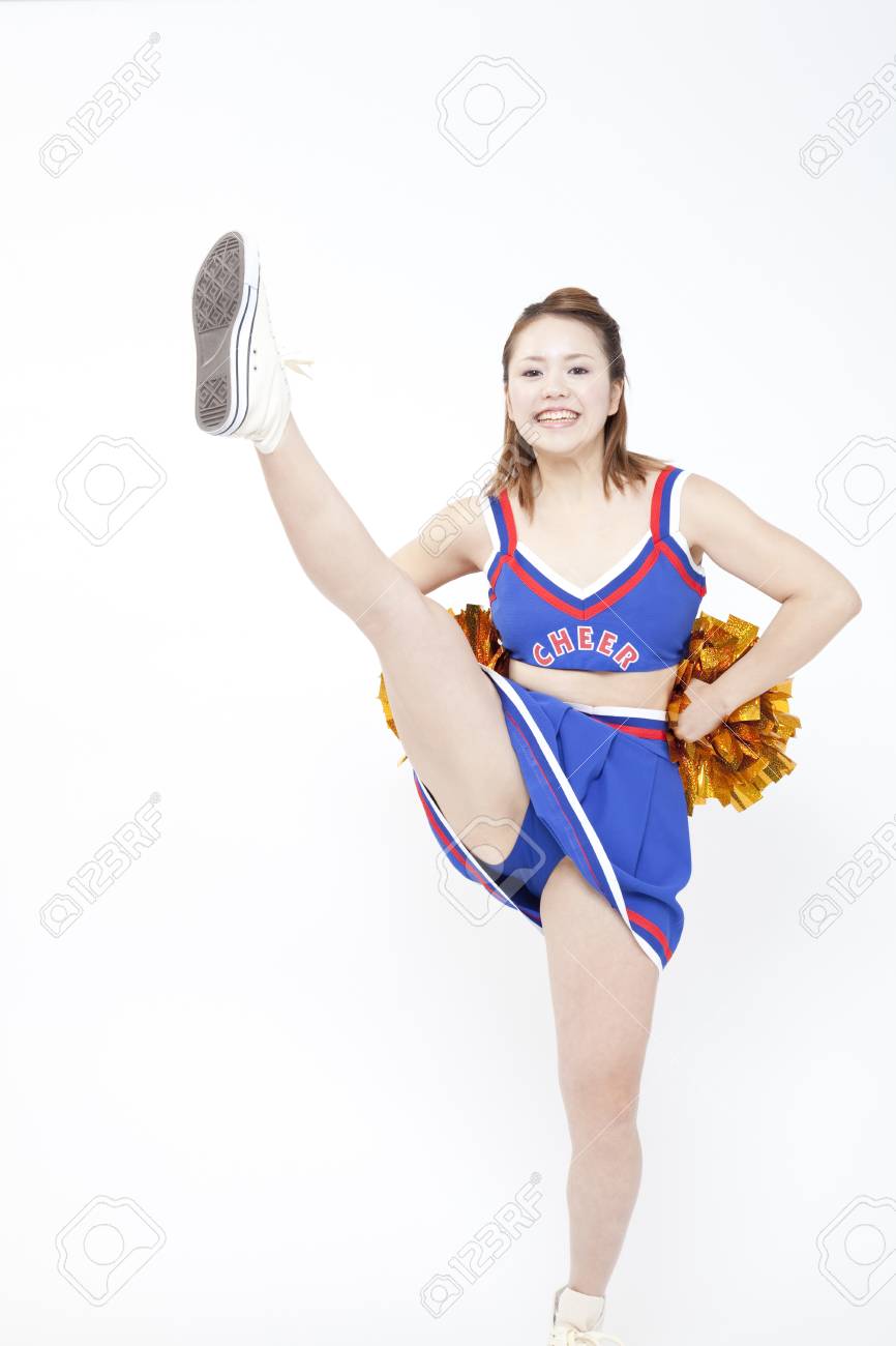 43095257-cheerleader-to-raise-one-leg.jpg